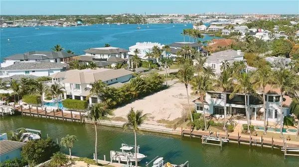 Naples, FL 34102,1670 Dolphin CT