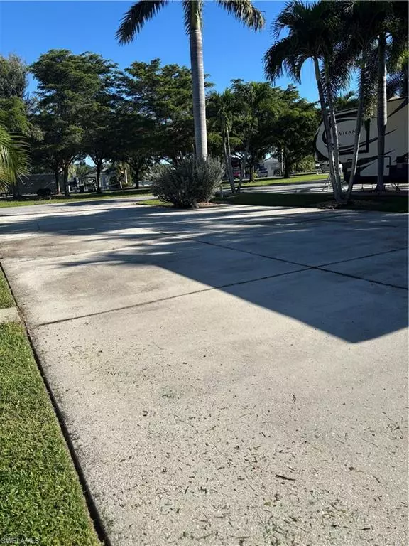 Fort Myers, FL 33905,10130 SUNNYWOOD CT