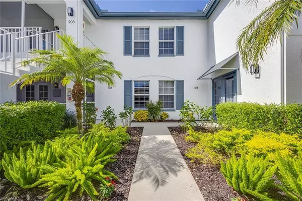 Naples, FL 34108,886 SW Tanbark DR #103