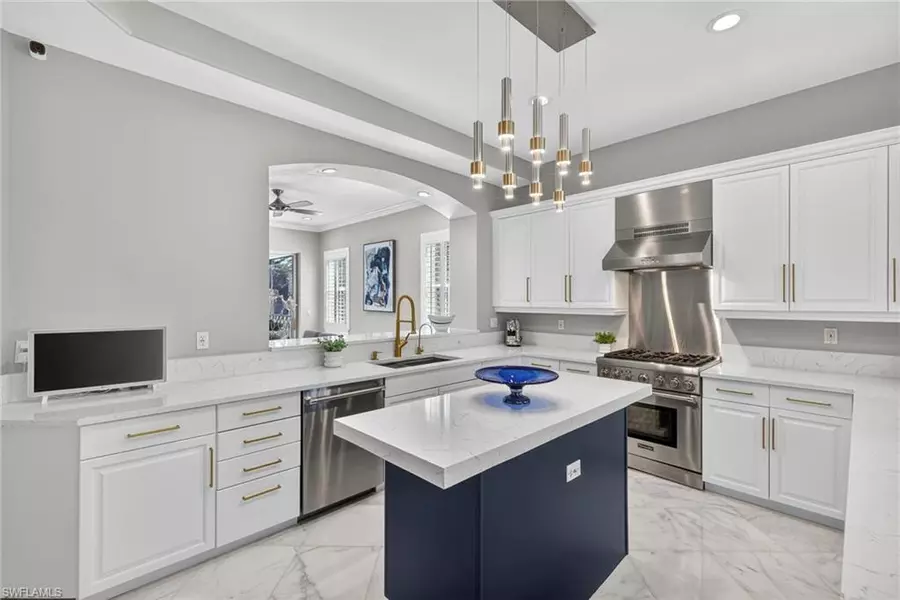 2830 TIBURON BLVD E #102, Naples, FL 34109