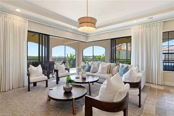 Naples, FL 34109,2546 Marquesa Royale LN #7-302