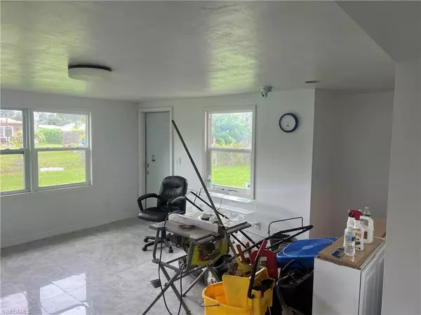 North Fort Myers, FL 33917,160 Brooks RD