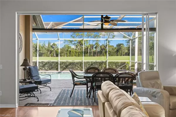 1845 Pondside LN, Naples, FL 34109