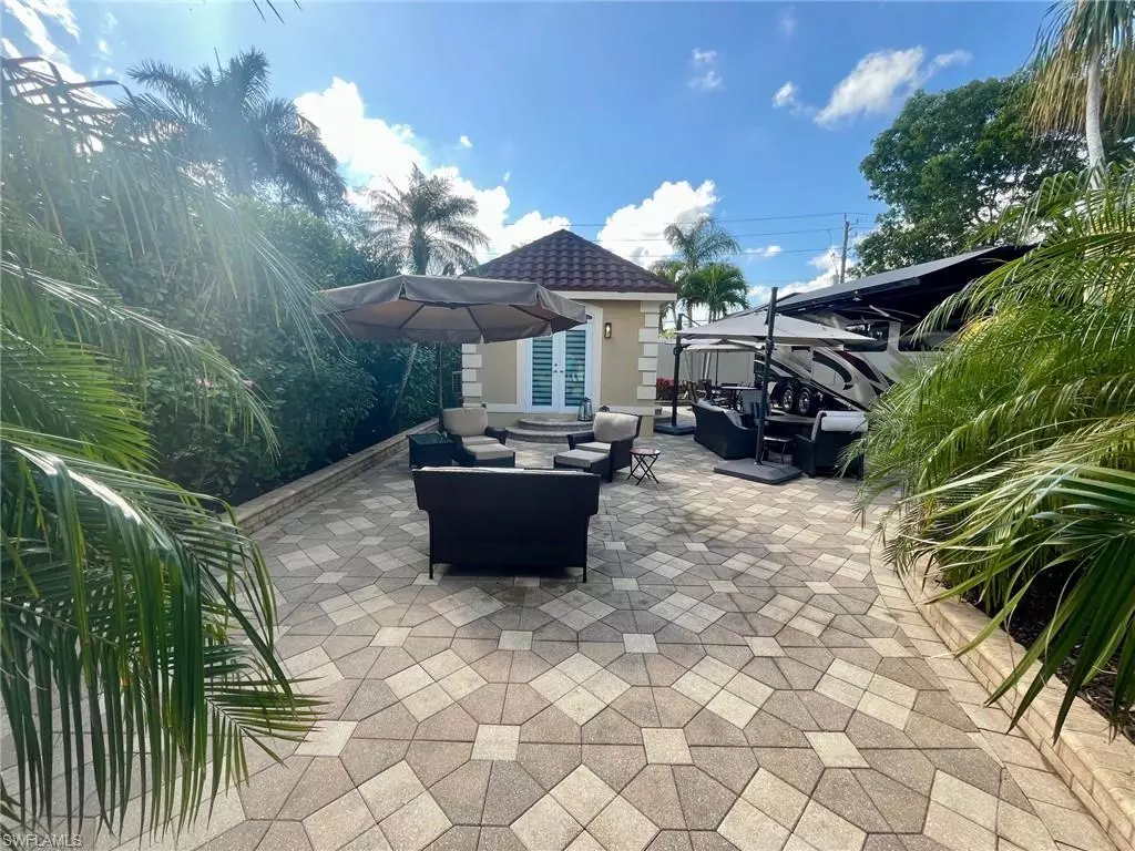 Naples, FL 34114,4592 Southern Breeze DR