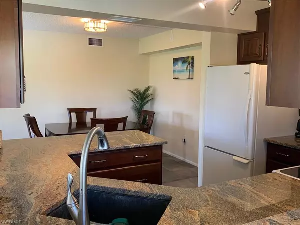 Fort Myers, FL 33907,7410 Lake Breeze DR #201