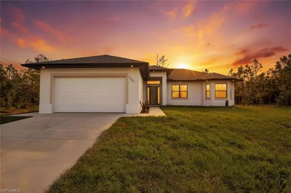 2002 E 10th ST, Lehigh Acres, FL 33936