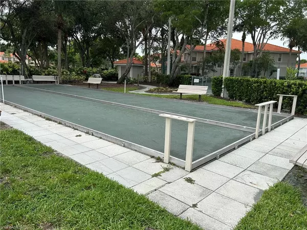 Naples, FL 34109,7577 Silver Trumpet LN W #T103