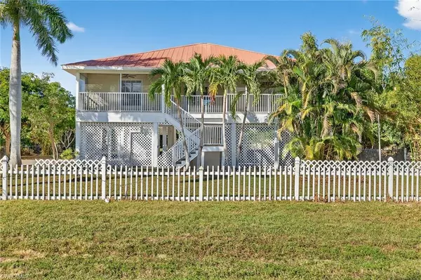 6648 Rockaway DR, Bokeelia, FL 33922