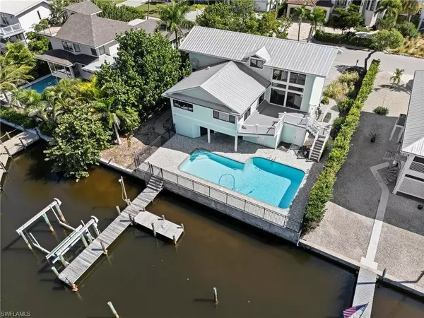 Fort Myers Beach, FL 33931,18292 Deep Passage LN