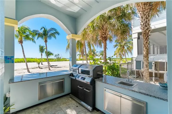 Fort Myers Beach, FL 33931,8124 Estero BLVD