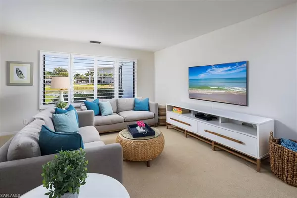 Naples, FL 34105,301 Courtside DR