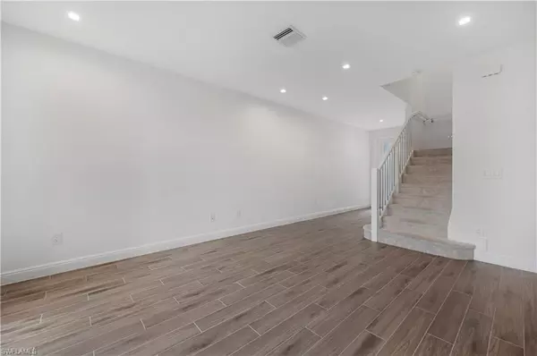 Naples, FL 34119,7549 Carnegie WAY