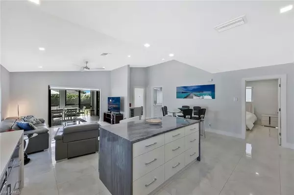 Naples, FL 34108,532 103rd AVE N