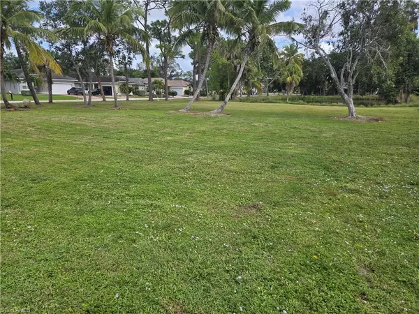 Naples, FL 34112,2710 Linda DR