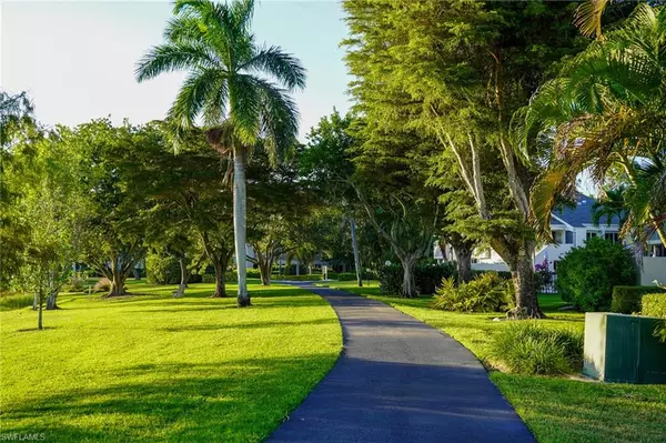 Naples, FL 34112,1702 Kings Lake BLVD #103
