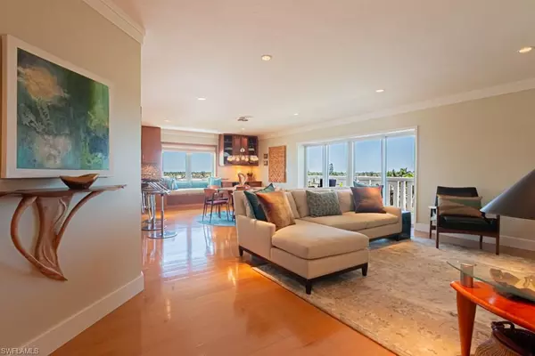 Naples, FL 34102,1325 7th ST S #6A