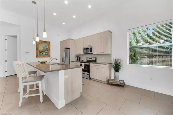 Naples, FL 34108,811 108th AVE N