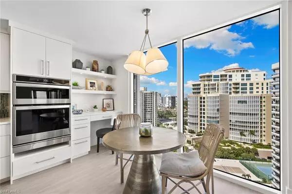 Naples, FL 34103,4401 Gulf Shore BLVD N #1606