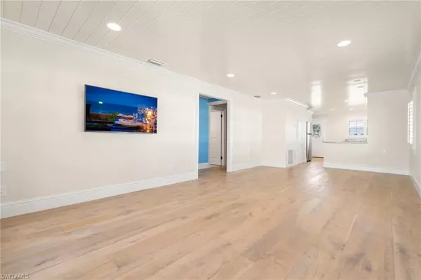 Naples, FL 34102,310 14th AVE S #310B