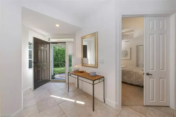 Naples, FL 34119,515 Laguna Royale BLVD #102