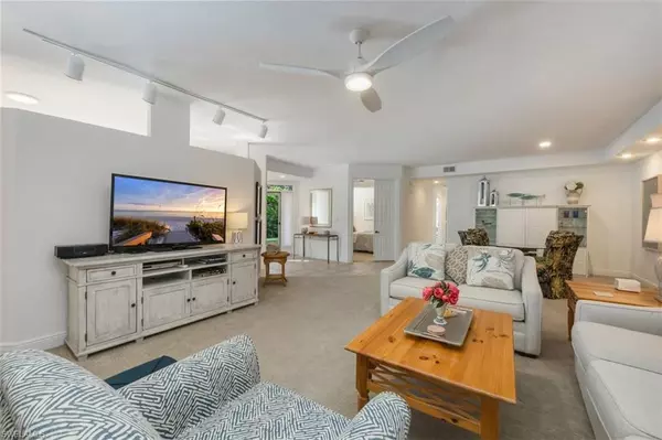 Naples, FL 34119,515 Laguna Royale BLVD #102