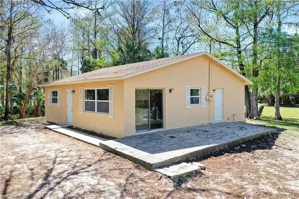 475 8th ST SE, Naples, FL 34117