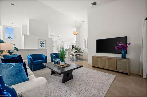 8370 Excalibur CIR #J4, Naples, FL 34108