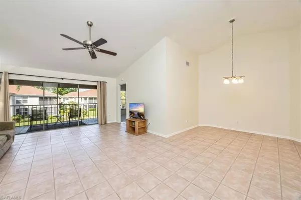 Naples, FL 34109,9856 Luna CIR #202A