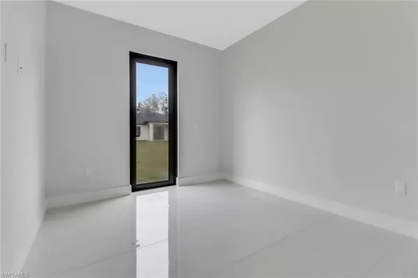 Naples, FL 34117,2266 Desoto BLVD S