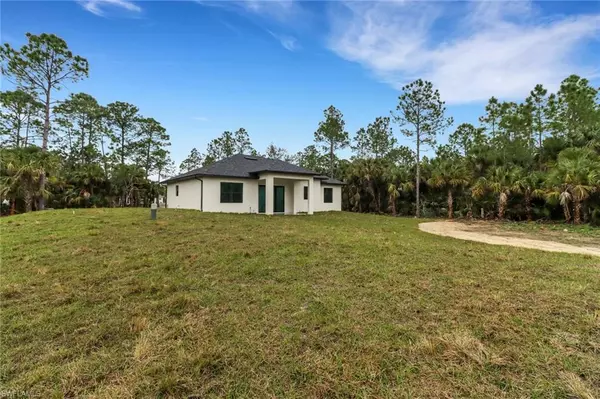 Naples, FL 34117,2266 Desoto BLVD S