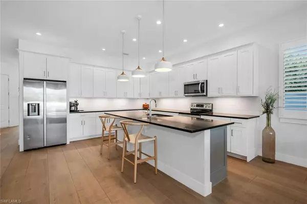 Naples, FL 34108,789 109th AVE N