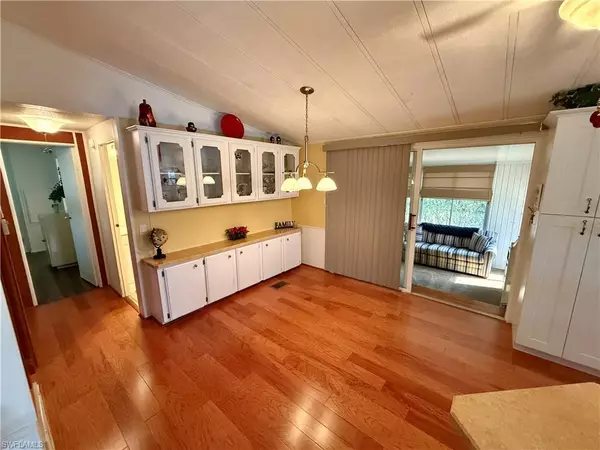 Naples, FL 34104,181 Sand DR #181