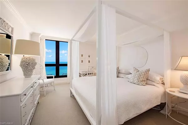 Naples, FL 34103,3115 Gulf Shore BLVD N #706S