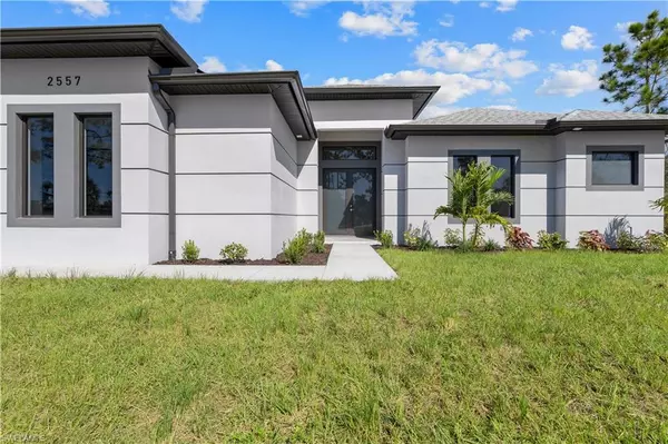 Naples, FL 34117,2557 8th AVE SE