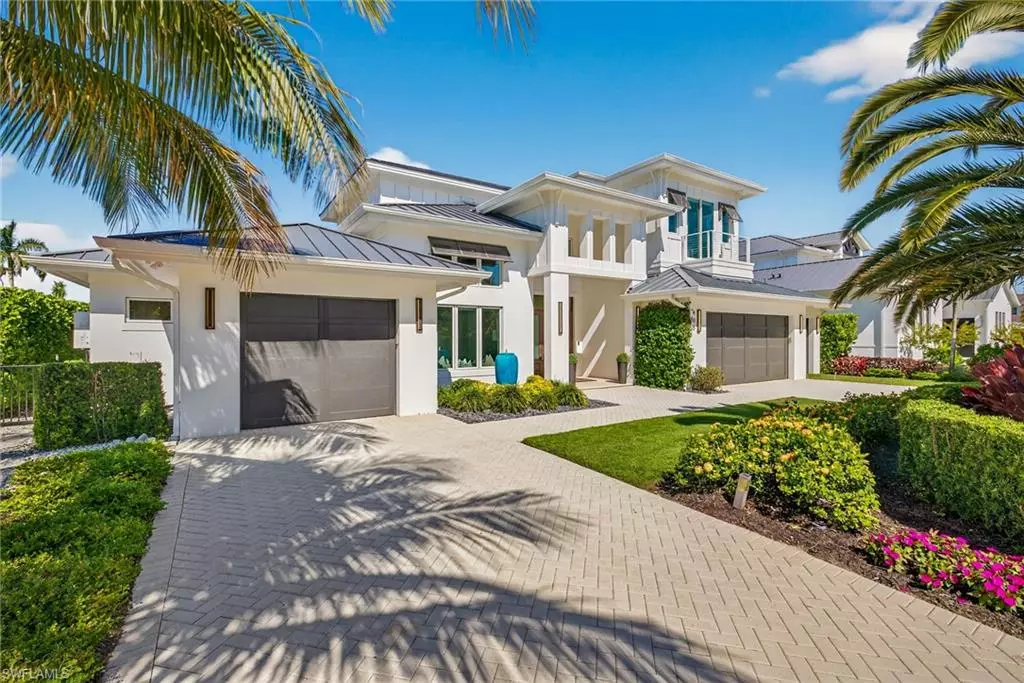 Naples, FL 34102,405 7TH AVE N