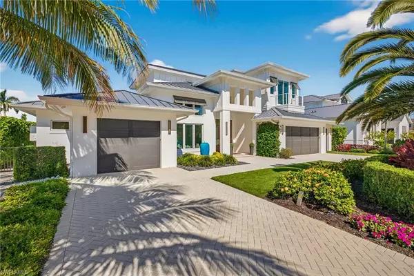 405 7TH AVE N, Naples, FL 34102