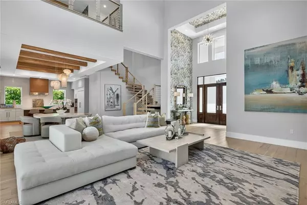 Naples, FL 34102,405 7TH AVE N