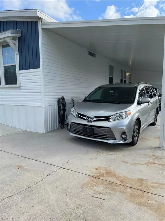 Naples, FL 34114,240 Ocean Reef LN