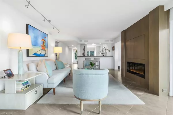 Naples, FL 34103,355 Park Shore DR #1-134