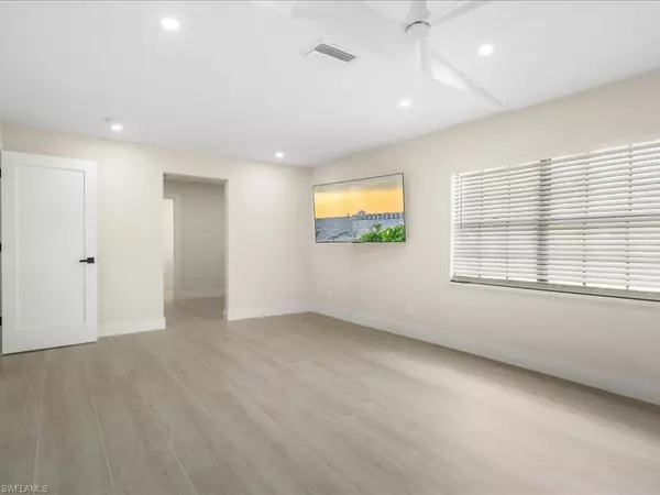 Naples, FL 34109,6800 Bottlebrush LN