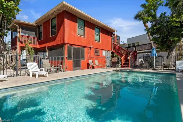 Fort Myers Beach, FL 33931,210 Miramar ST