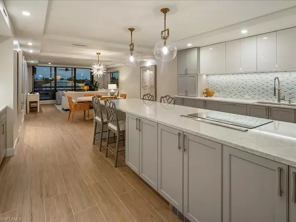 Naples, FL 34103,3100 Gulf Shore BLVD N #201