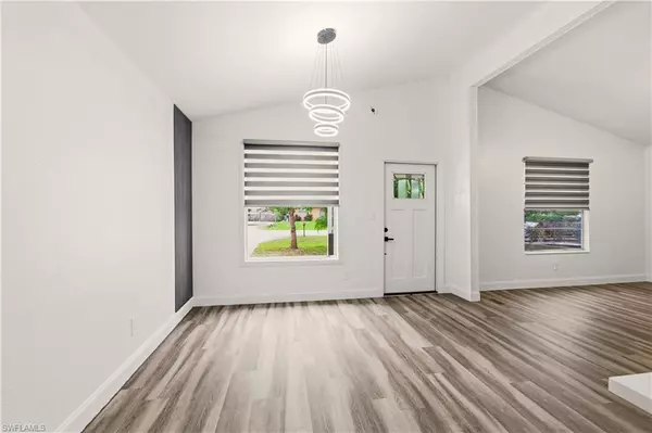 Naples, FL 34113,5317 Dixie DR