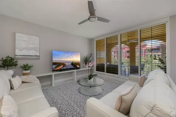 410 Bayfront PL #2403, Naples, FL 34102