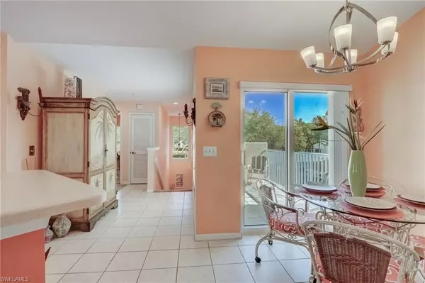 Naples, FL 34110,5420 Worthington LN #204
