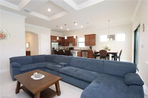 Naples, FL 34120,9842 Everglades DR