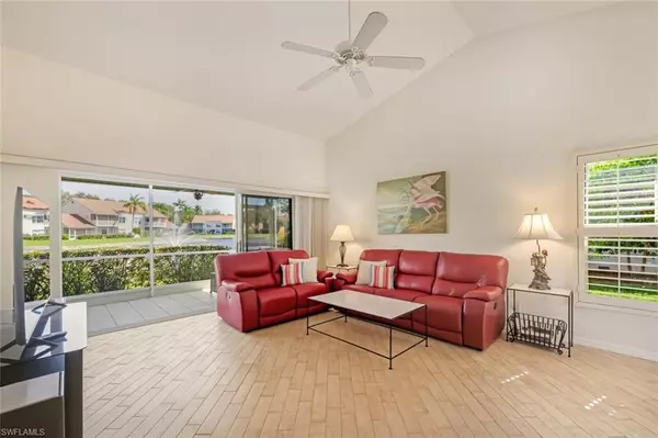 Naples, FL 34104,636 Windsor SQ #102