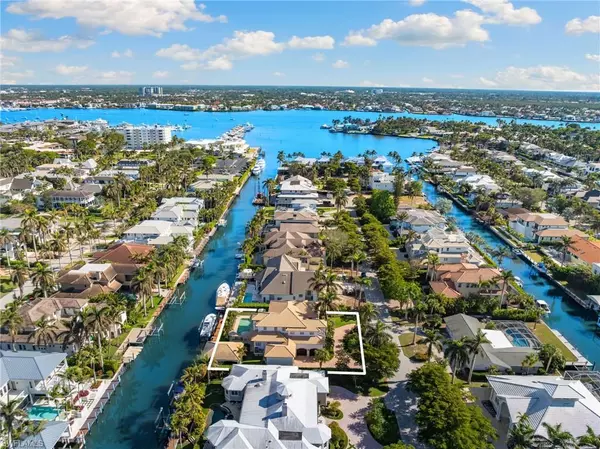 Naples, FL 34102,533 15th AVE S