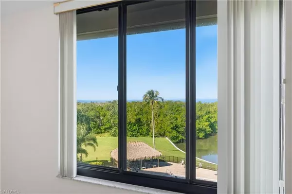 Naples, FL 34108,11 Bluebill AVE #404