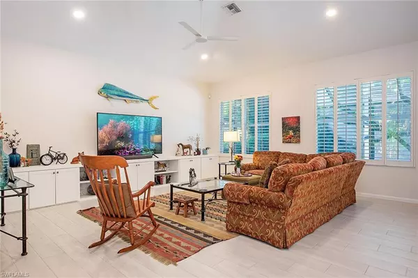 Naples, FL 34109,6572 Chestnut CIR